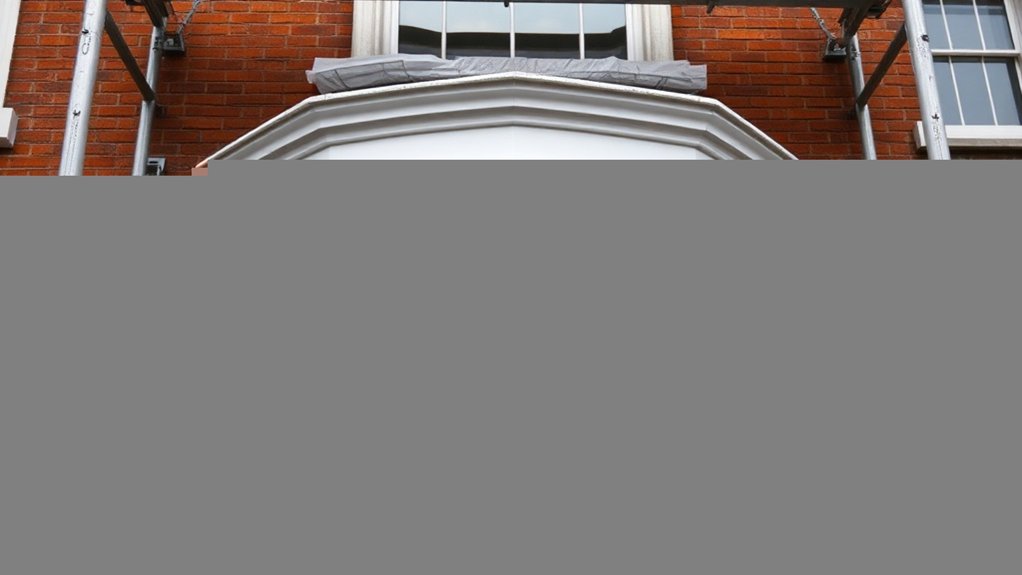 Bay Windows St Paul's